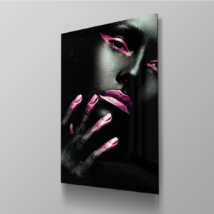 Noir Pink Woman